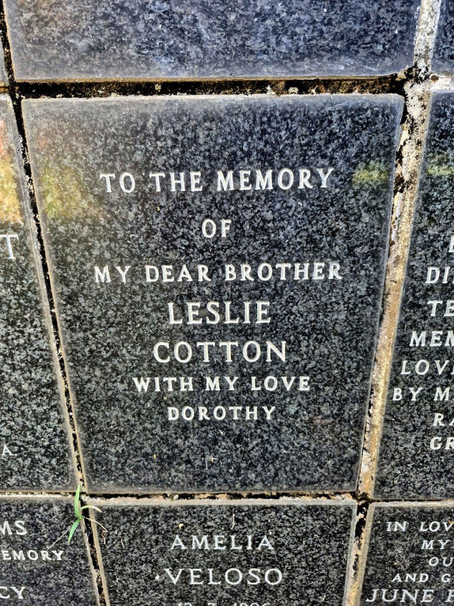 COTTON Leslie