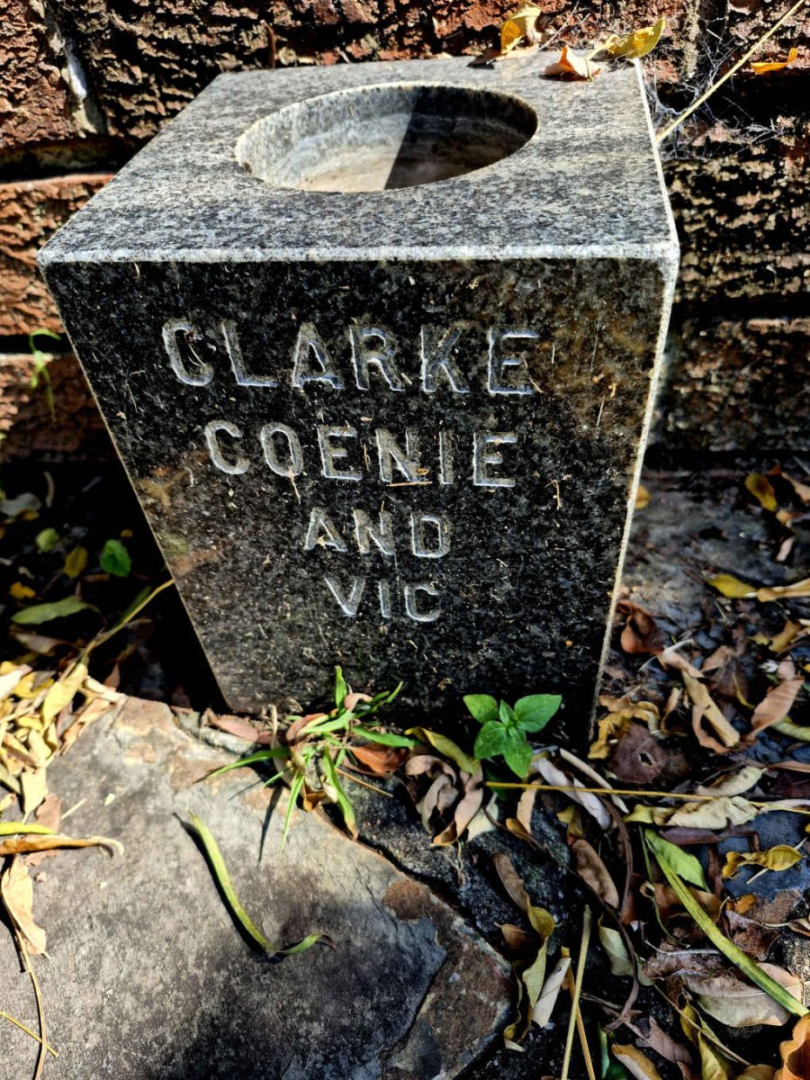 CLARKE Vic & Coenie