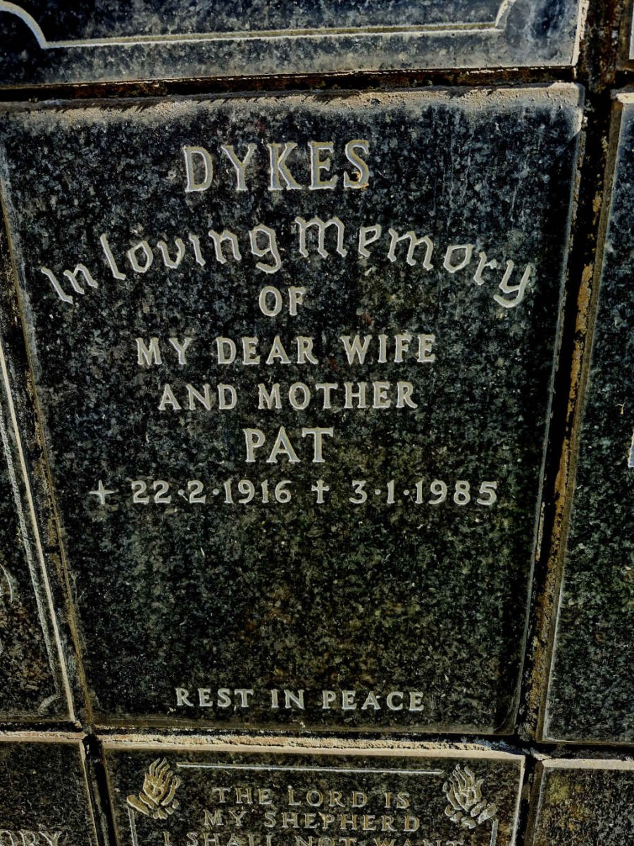 DYKES Pat 1916-1985