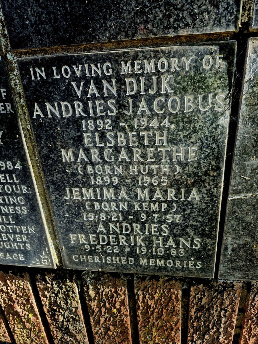 DIJK Andries Jacobus, van 1892-1944 & Elsbeth Margarethe HUTH 1899-1965 :: VAN DIJK Andries Frederik Hans 1922-1983 & Jemima Maria KEMP 1921-1957
