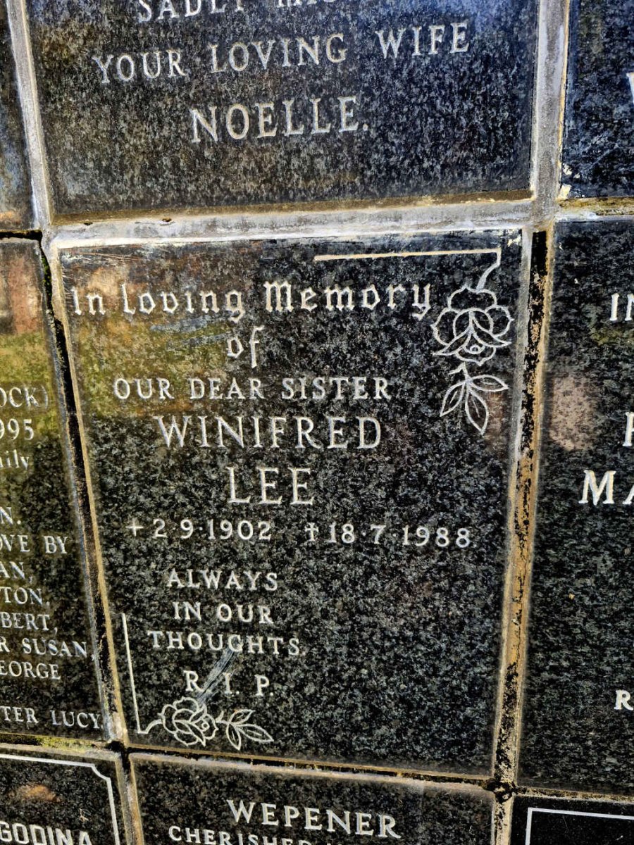 LEE Winifred 1902-1988