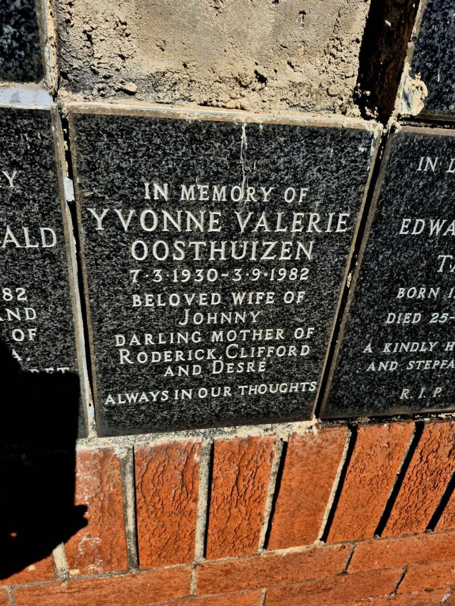 OOSTHUIZEN Yvonne Valerie 1930-1982