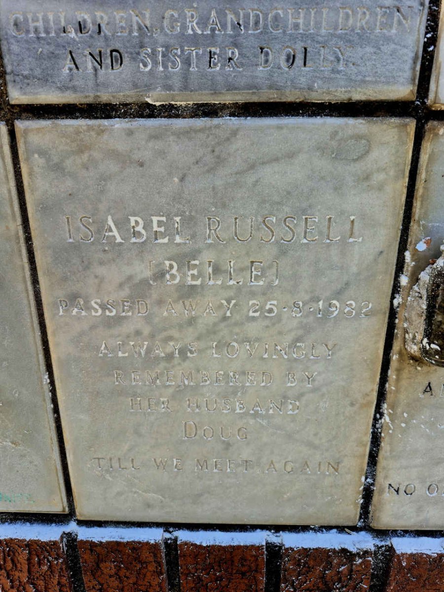 RUSSELL Isabel -1982