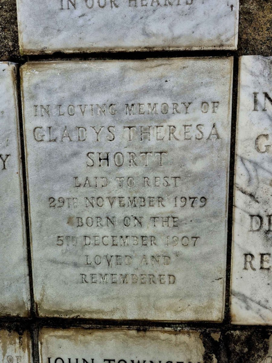 SHORTT Gladys Theresa 1907-1979