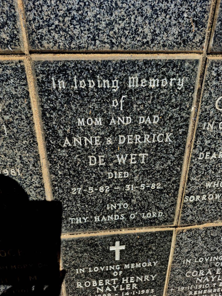 WET Derrick, de -1982 & Anne -1982