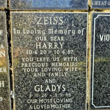ZEISS Harry 1920-1987 & Gladys 1926-2008