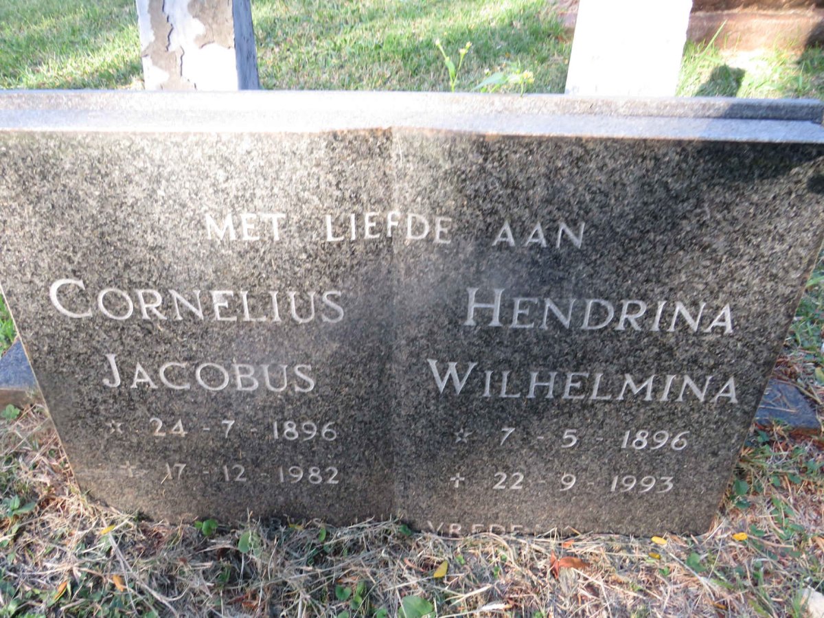 OOSTHUIZEN Cornelius Jacobus 1896-1982 &amp; Hendrina Wilhelmina 1896-1993