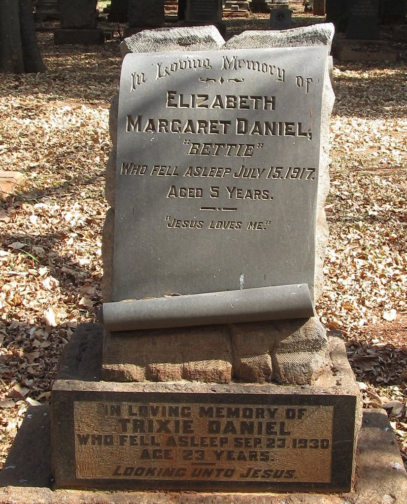 DANIEL Elizabeth Margaret -1917 :: DANIEL Trixie -1930