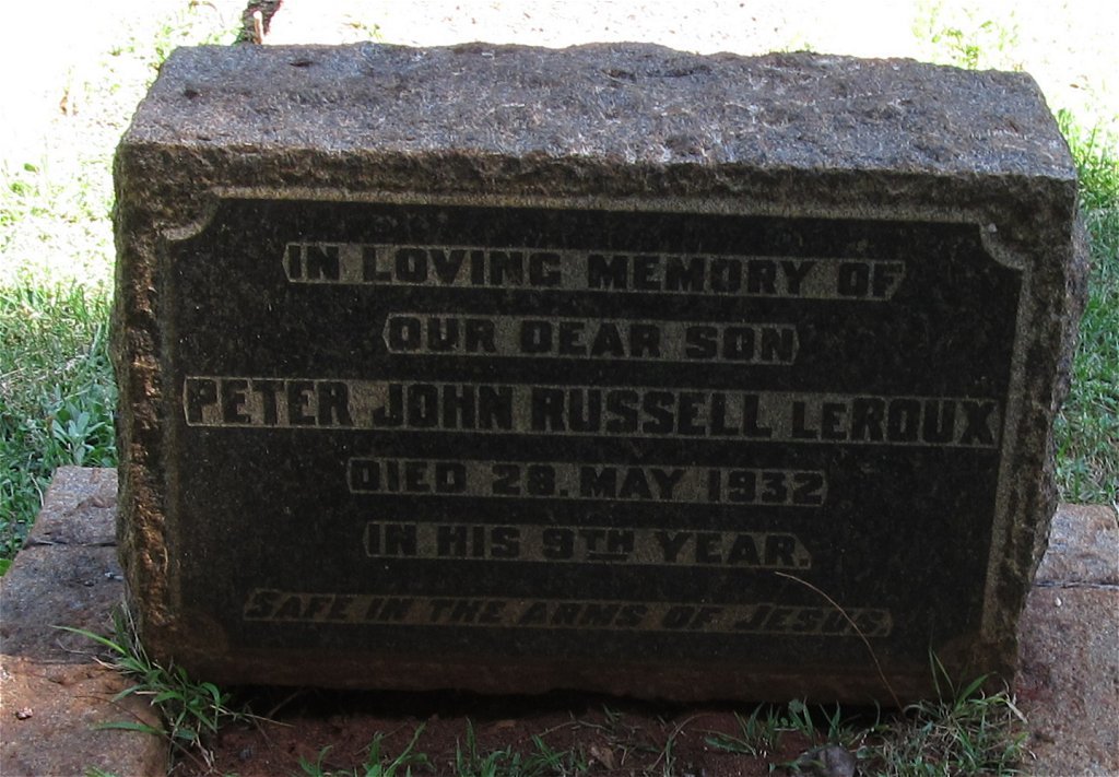 ROUX Peter John Russel, le -1932