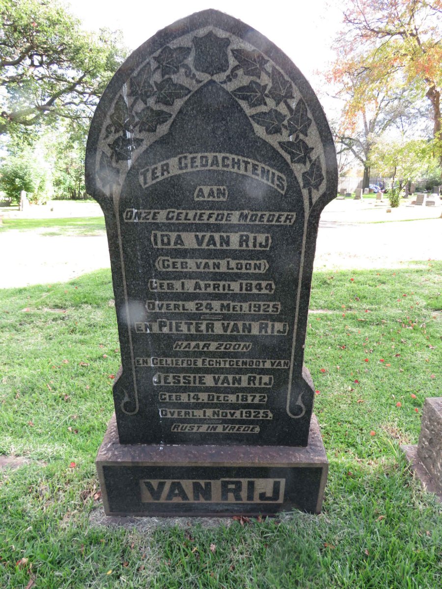 RIJ Ida, van nee VAN LOON 1844-1925 :: VAN RIJ Pieter 1872-1925