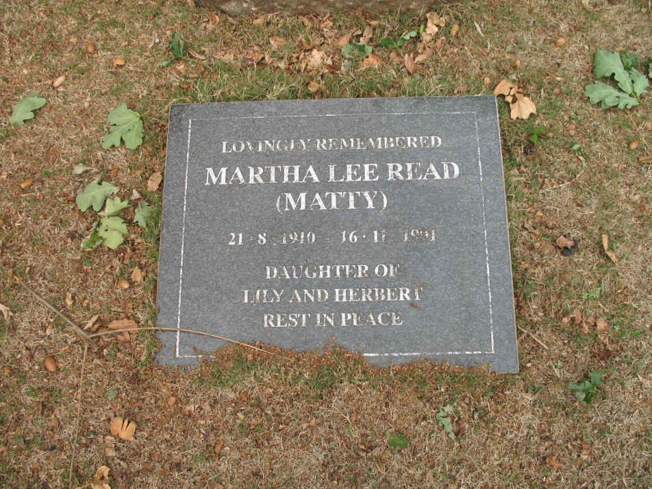 READ Martha Lee 1910-1991