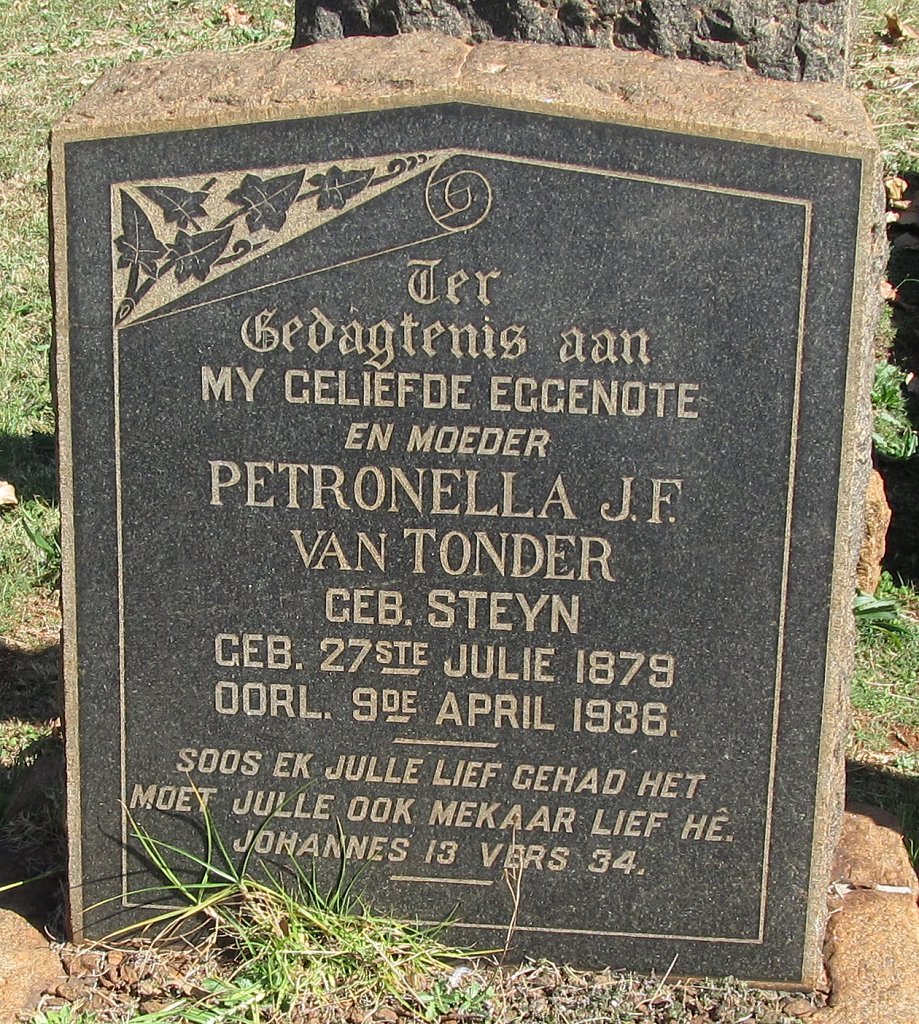 TONDER Petronella J.F., van nee STEYN 1879-1936
