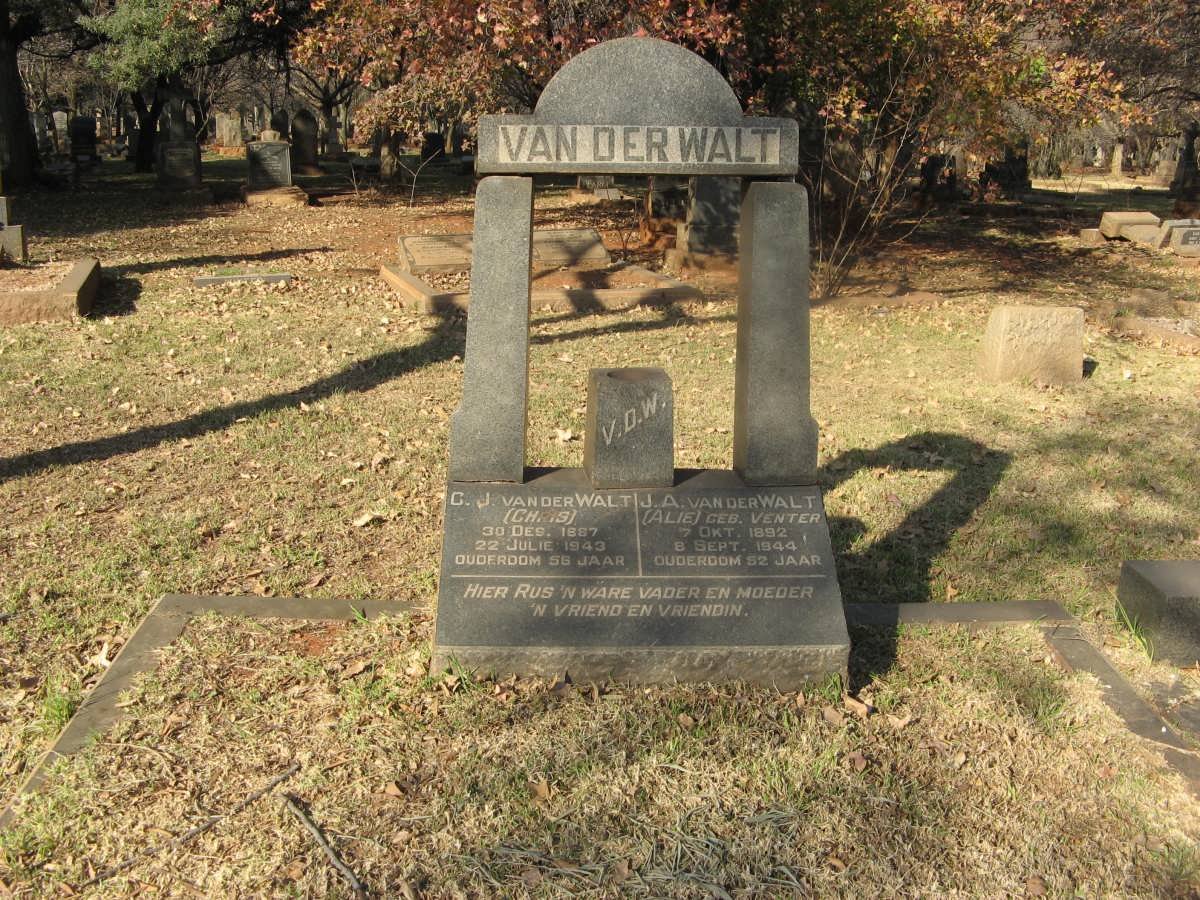 WALT C.J., van der 1887-1943 &amp; J.A. VENTER 1892-1944