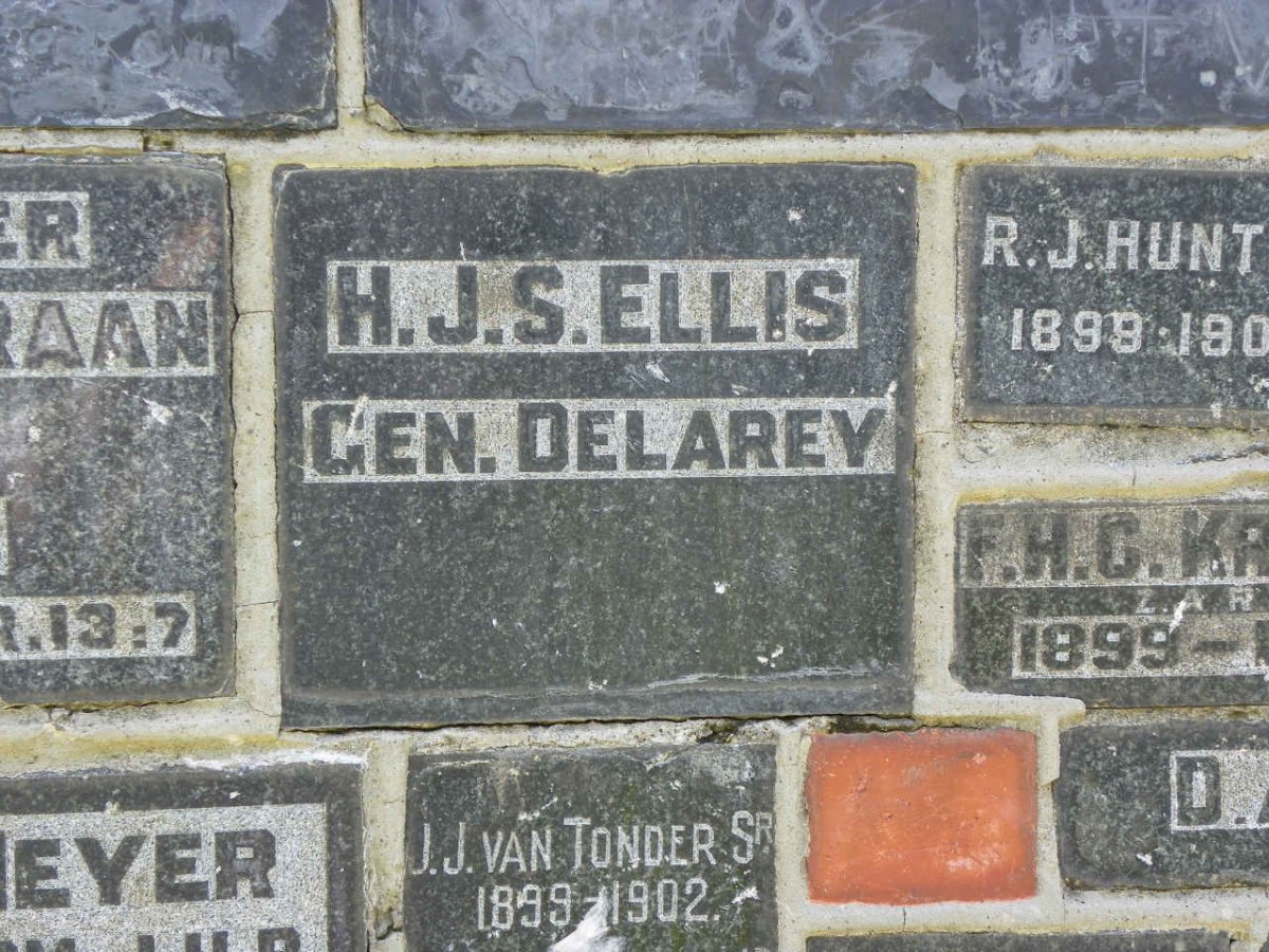 ELLIS :: HUNT :: VAN TONDER