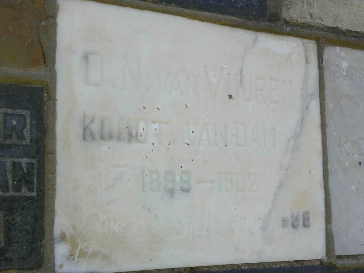 VUUREN D.N., van