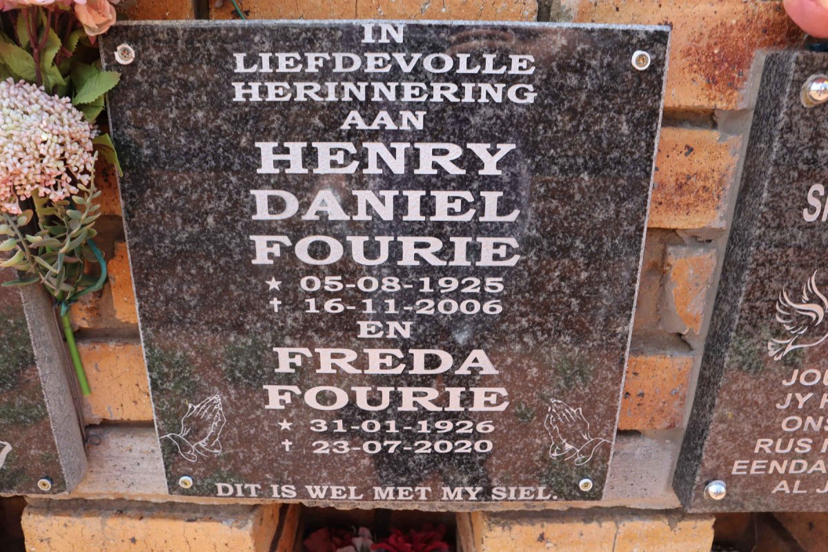 FOURIE Henry Daniel 1925-2006 & Freda 1926-2020