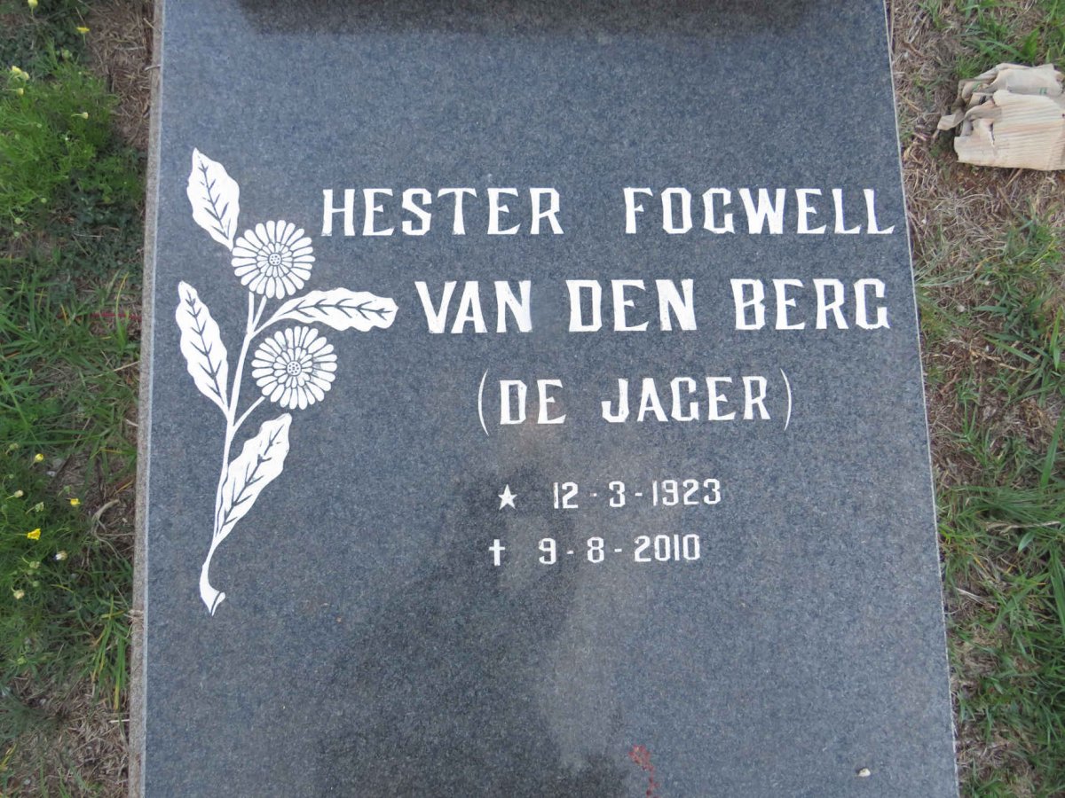 BERG Hester Fogwell, van den nee DE JAGER 1923-2010