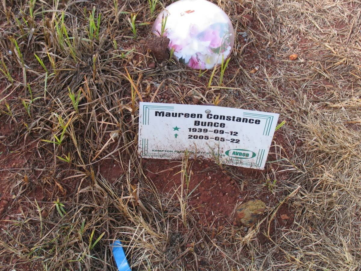 BUNCE Maureen Constance 1939-2005
