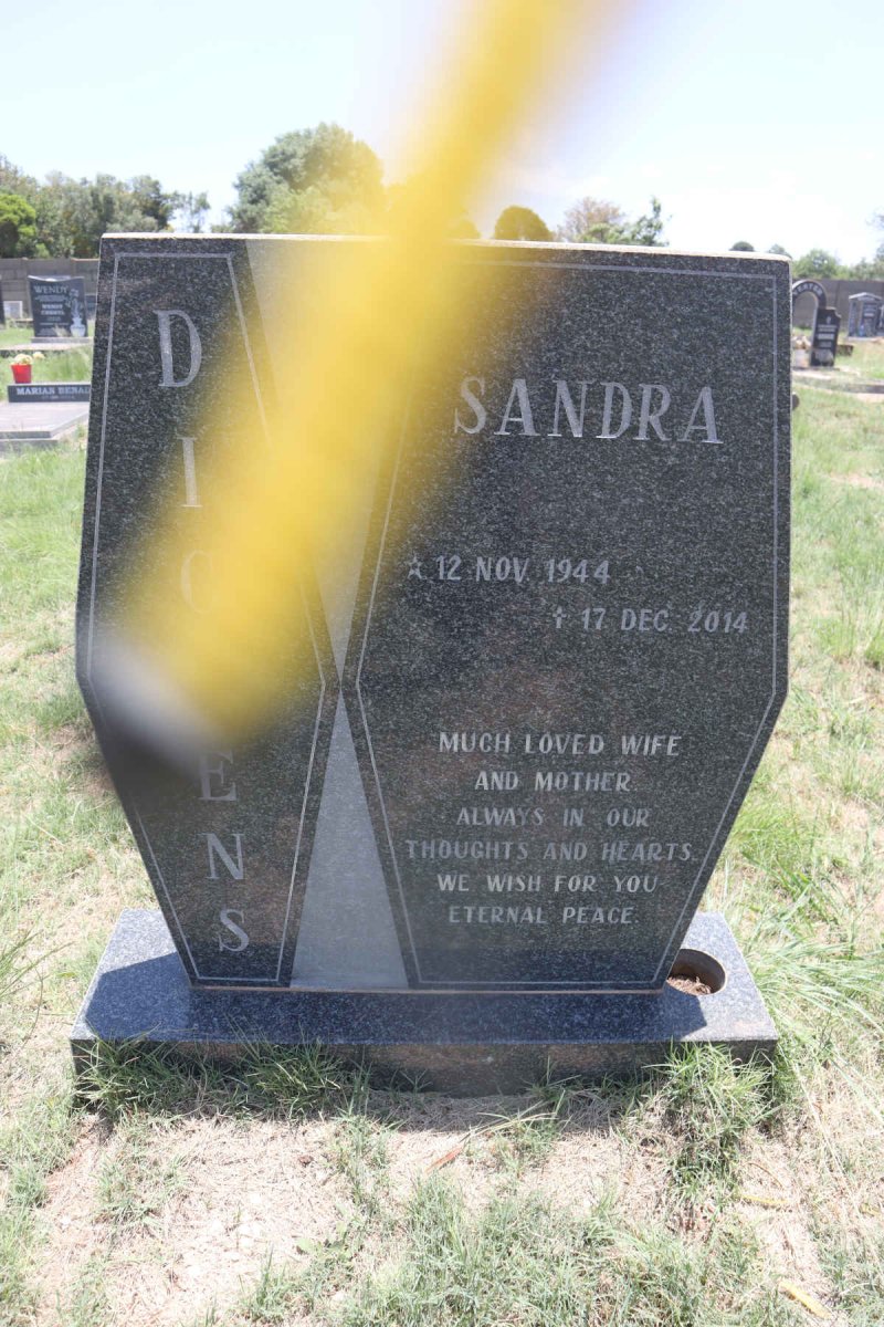 DICKENS Sandra 1944-2014