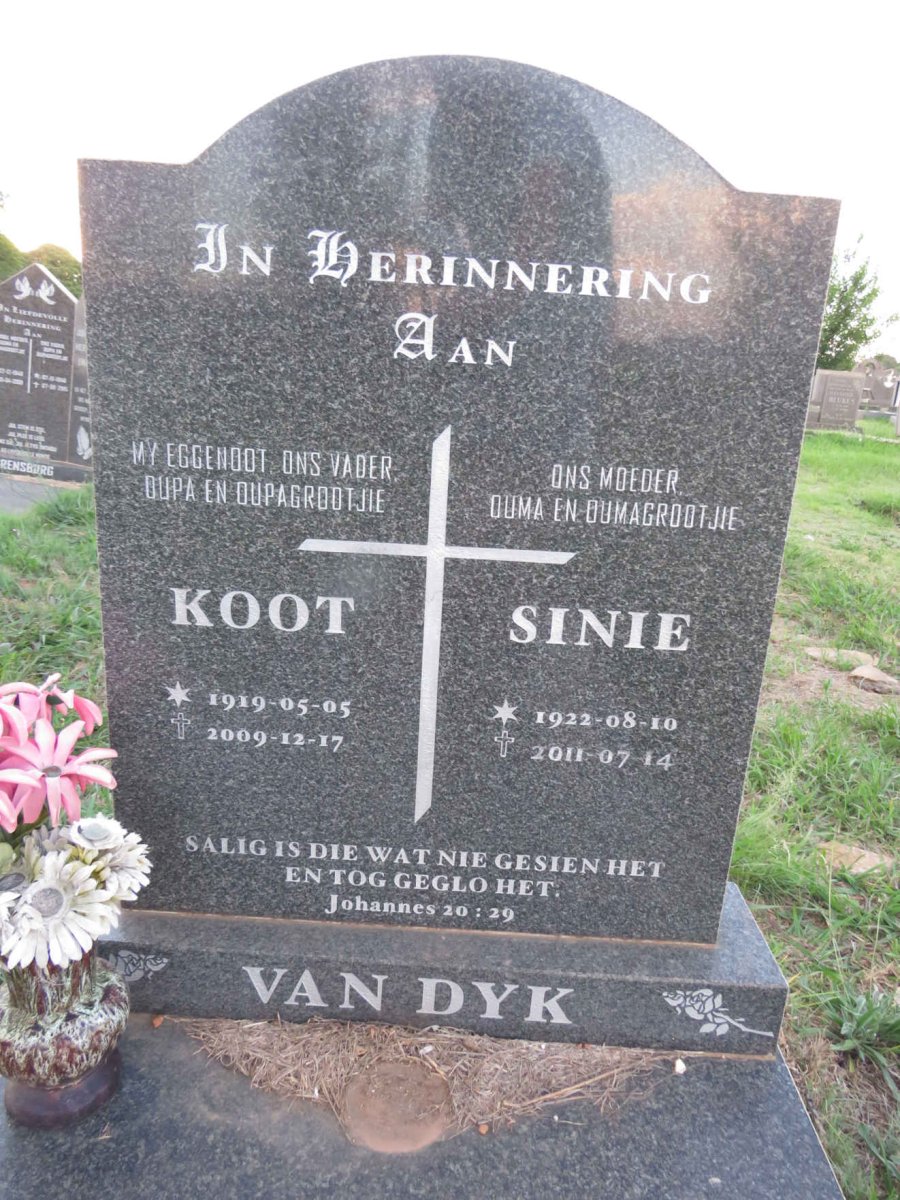 DYK Koot, van 1919-2009 & Sinie 1922-2011