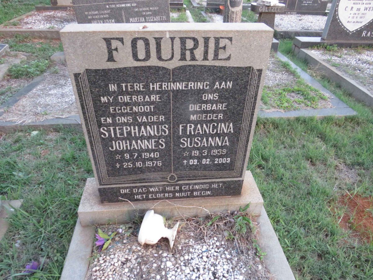 FOURIE Stephanus Johannes 1940-1976 & Francina Susanna 1939-2003