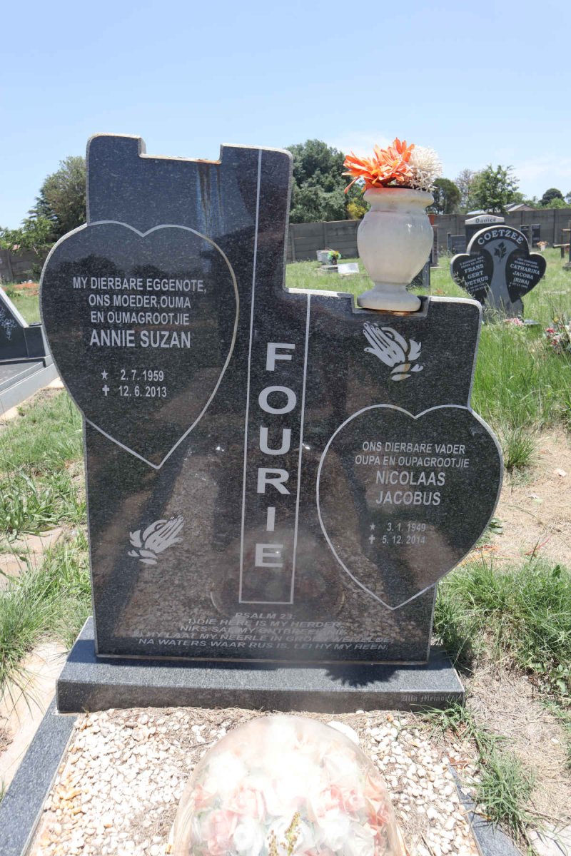 FOURIE Nicolaas Jacobus 1949-2014 & Annie Suzan 1959-2013