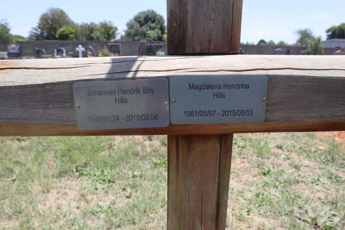 HILLS Johannes Hendrik 1949-2019 & Magdalena Hendrina 1951-2015