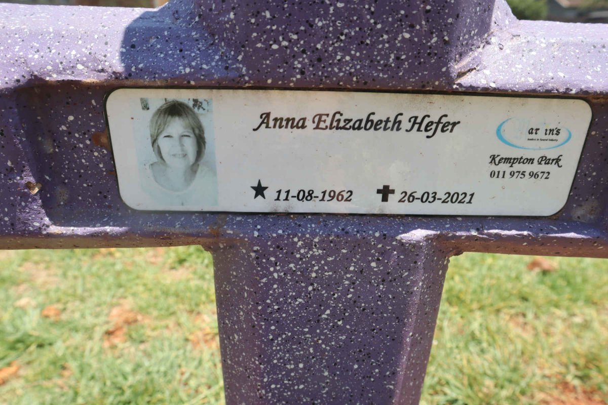 HEFER Anna Elizabeth 1962-2021