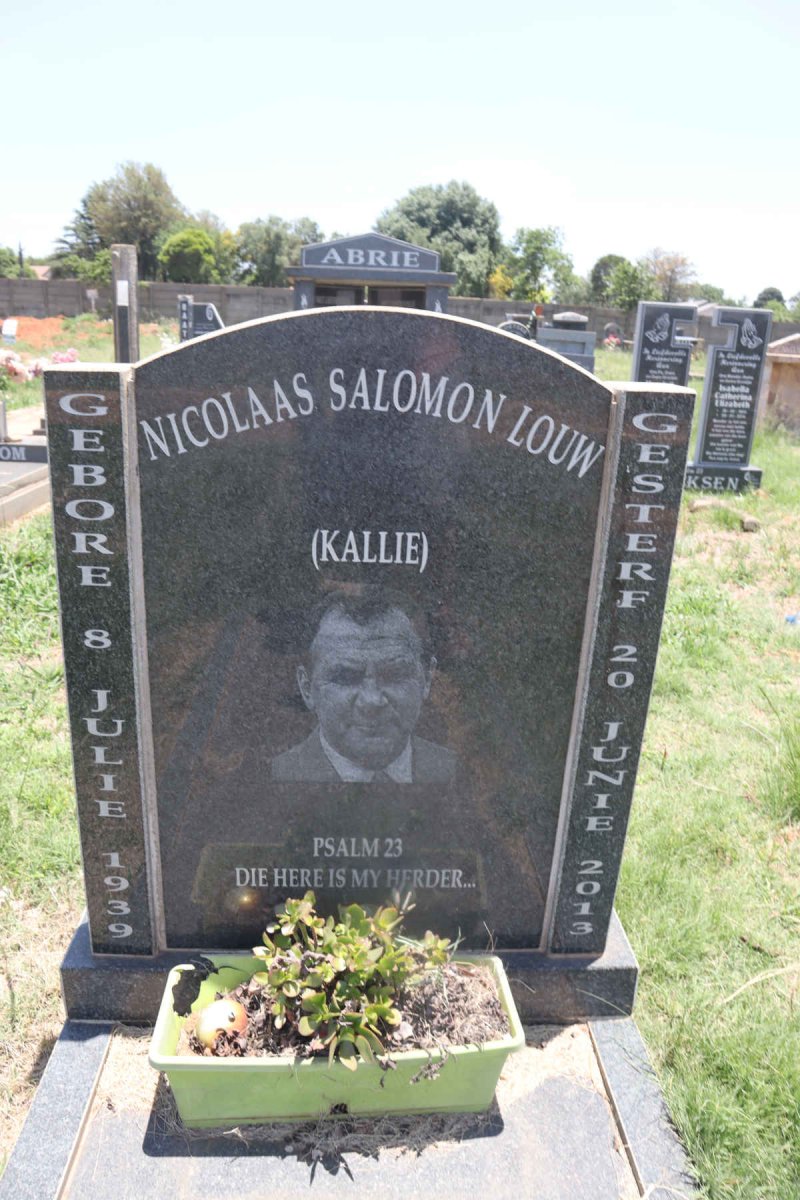 LOUW Nicolaas Salomon 1939-2013 