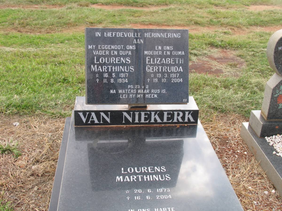 NIEKERK Lourens Marthinus, van 1917-1994 &amp; Elizabeth Gertruida 1917-2004 :: VAN NIEKERK Lourens Marthinus 1973-2004
