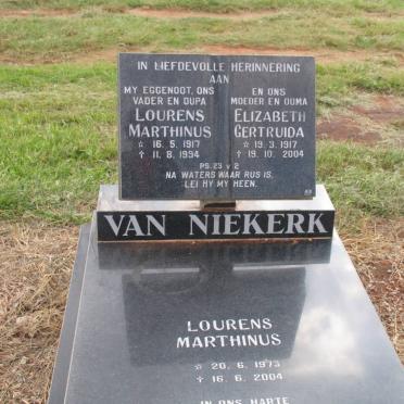 NIEKERK Lourens Marthinus, van 1917-1994 &amp; Elizabeth Gertruida 1917-2004 :: VAN NIEKERK Lourens Marthinus 1973-2004