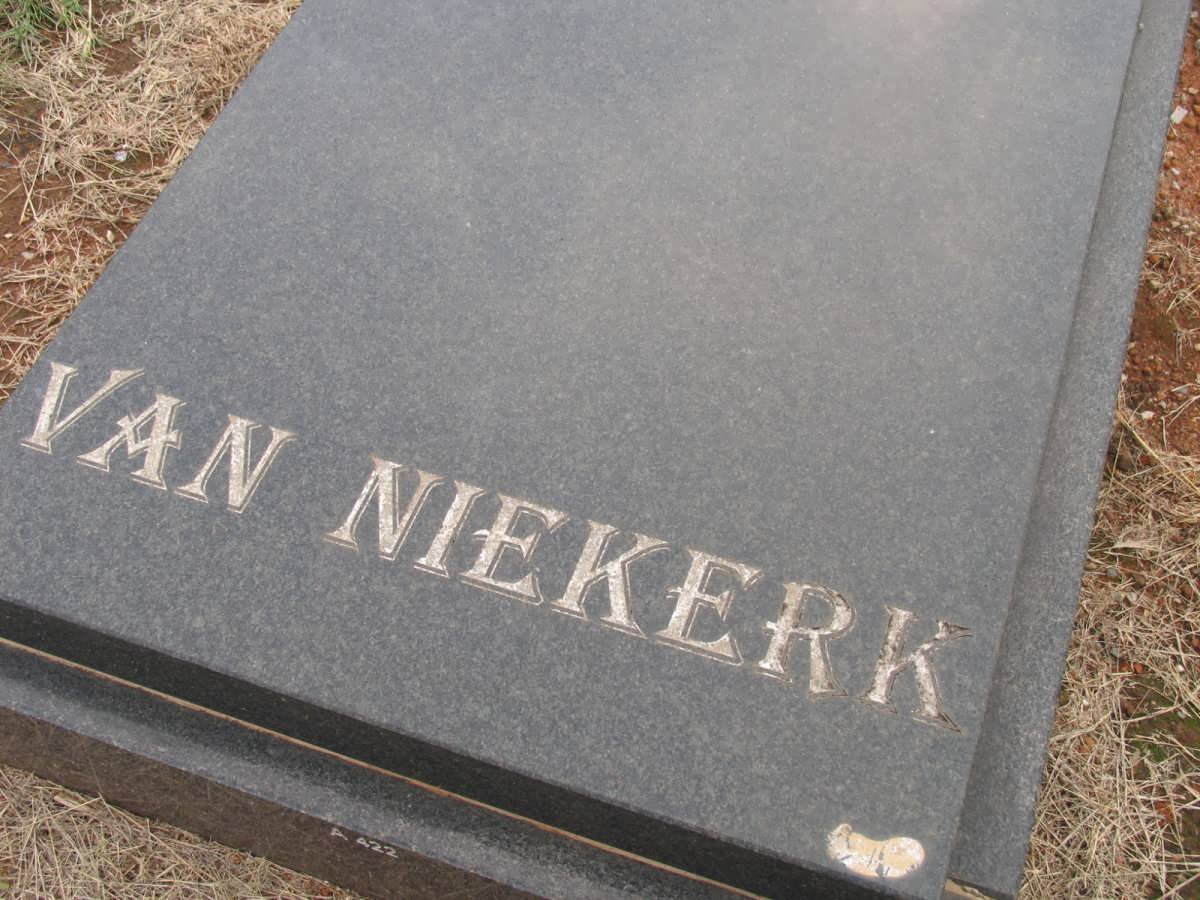 NIEKERK Pieter George, van 1925-1993 &amp; Hester Maria 1937-2001 _1