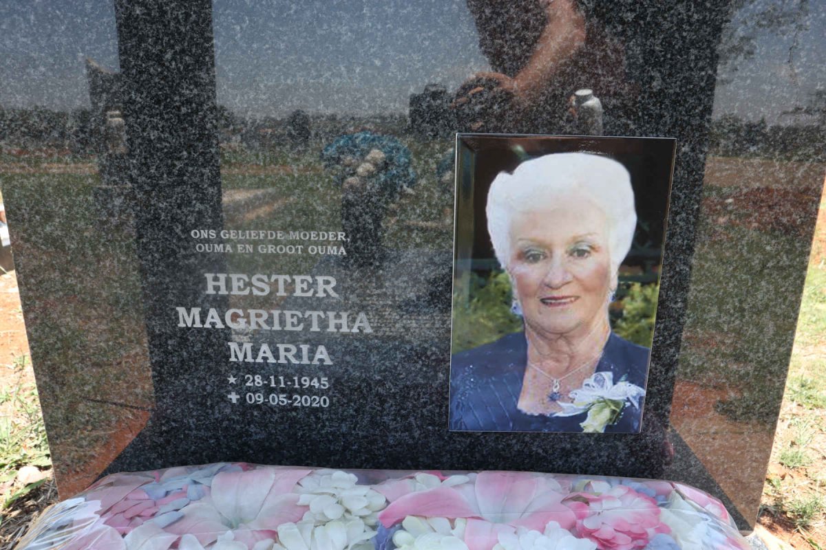 NEL Carel Christiaan 1944-2016 & Hester Magrietha Maria 1945-2020_3