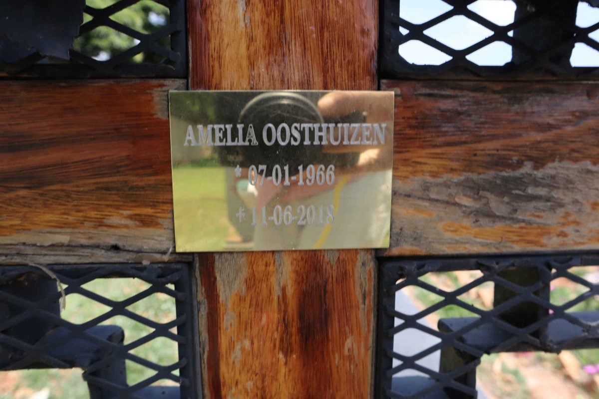 OOSTHUIZEN Amelia 1966-2018