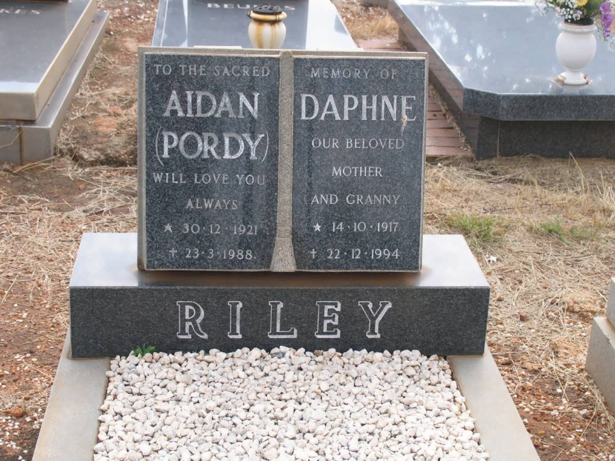 RILEY Aidan 1921-1988 &amp; Daphne 1917-1994