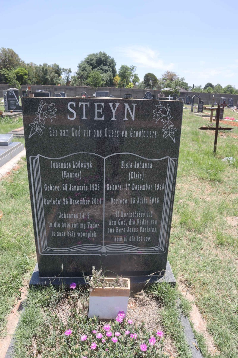 STEYN Johannes Lodewyk 1933-2014 & Elsie Johanna 1940-2015