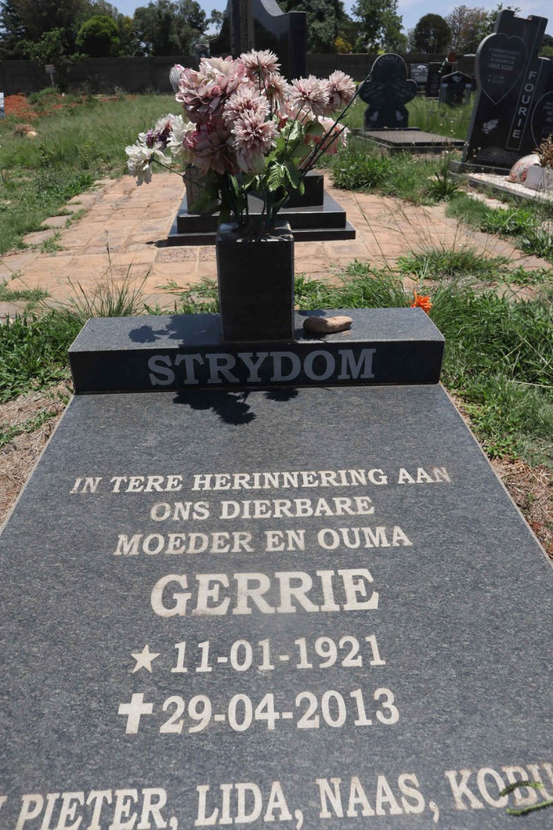 STRYDOM Gerrie 1921-2013