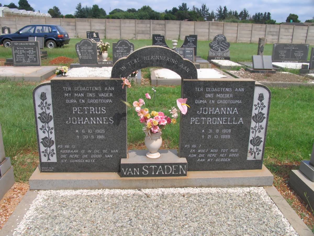 STADEN Petrus Johannes, van 1905-1981 &amp; Johanna Petronella 1908-1999