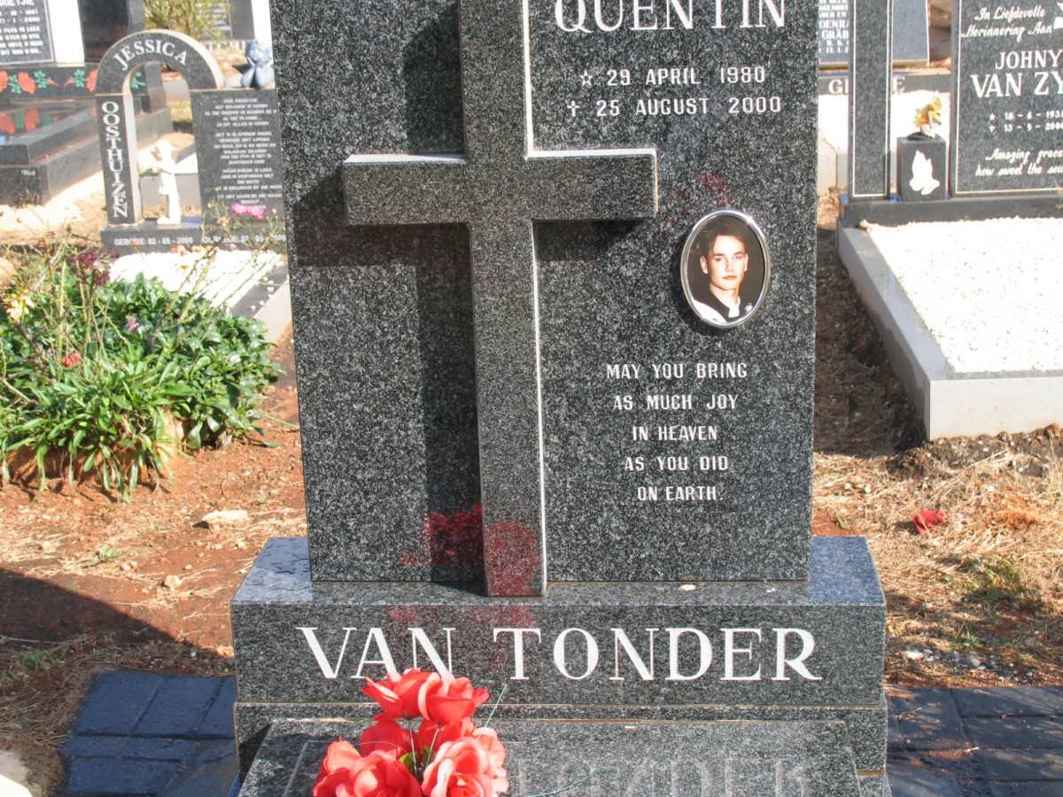 TONDER Quentin, van 1980-2000