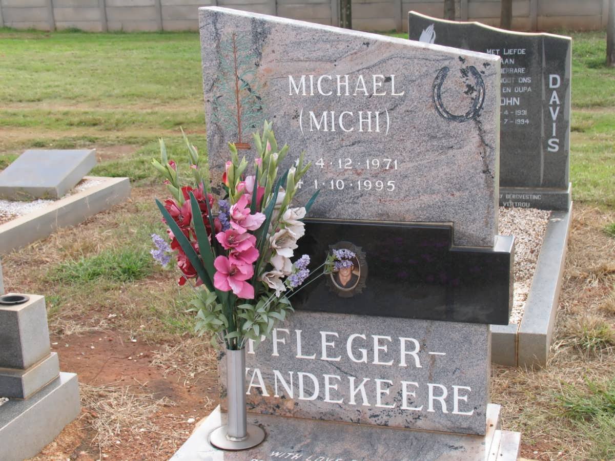 VANDEKEERE Michael, PFLEGER 1971-1995