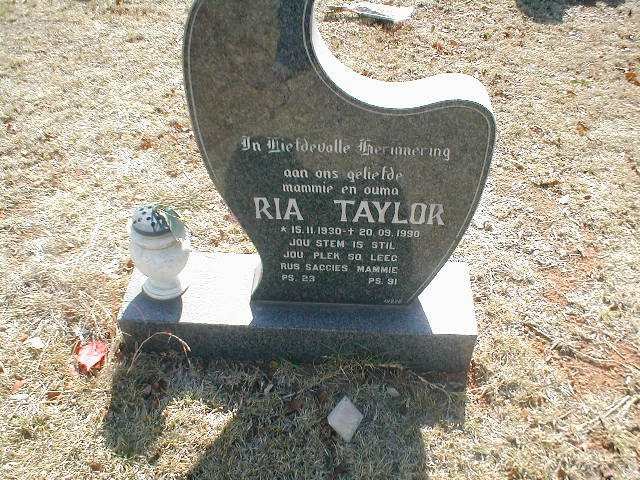 TAYLOR Ria 1930-1990