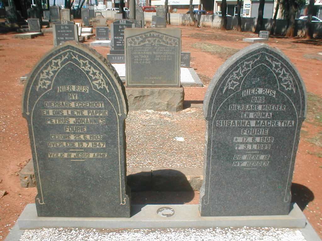 FOURIE Petrus Johannes 1903-1947 &amp;  Susanna Magretha 1909-1989