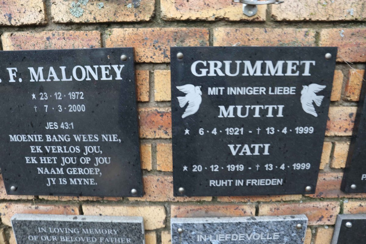 GRUMMET Vati 1919-1999 &amp; Mutti 1921-1999