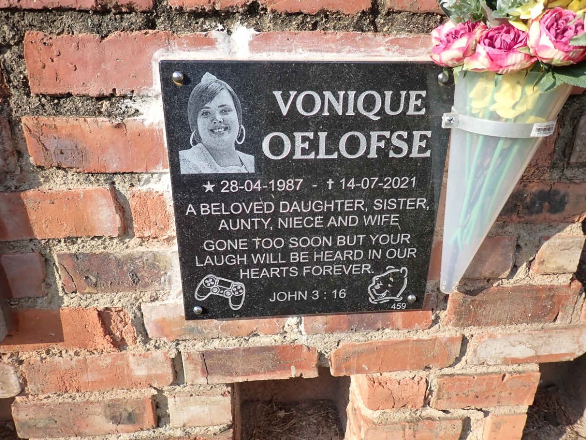 OELOFSE Vonique 1987-2021