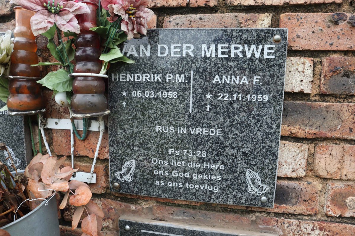 MERWE Hendrik P.M., van der 1958- &amp; Anna F. 1959-