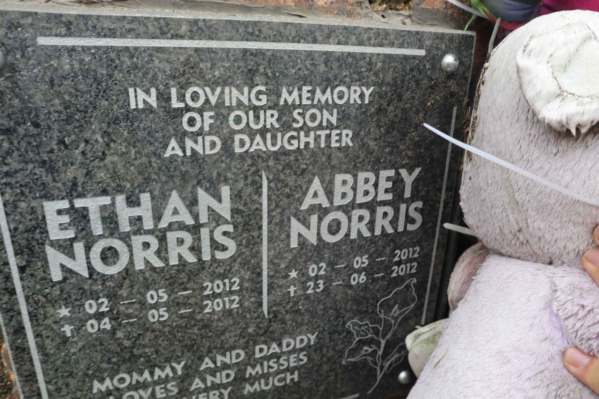 NORRIS Ethan 2012-2012 :: NORRIS Abbey 2012-2012