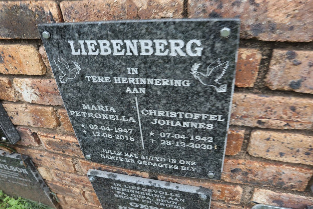 LIEBENBERG Christoffel Johannes 1942-2020 &amp; Maria Petronella 1947-2016