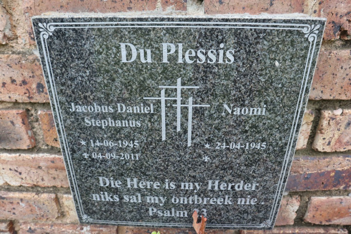 PLESSIS Jacobus Daniel Stephanus, du 1945-2011 &amp; Naomi 1945-