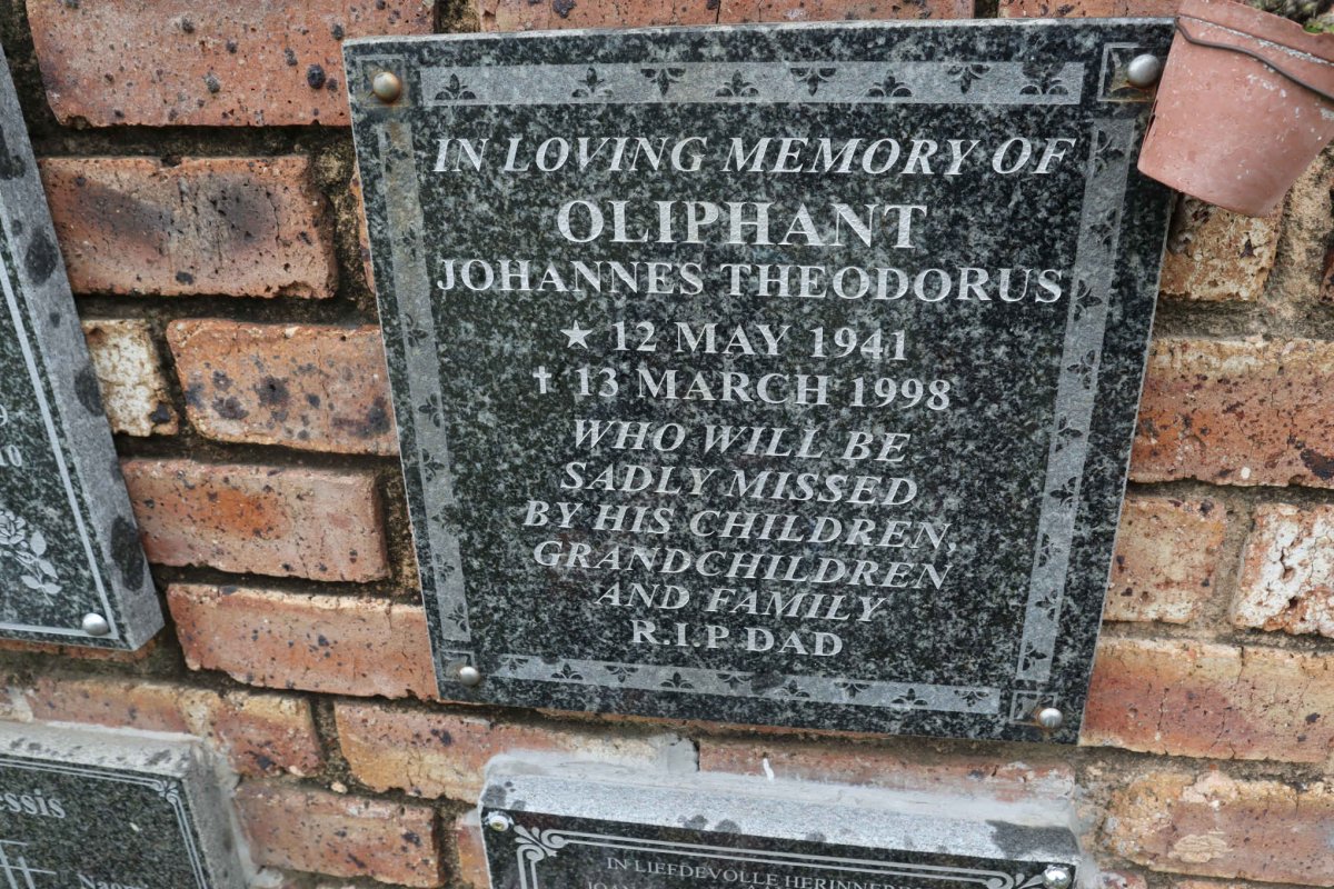 OLIPHANT Johannes Theodorus 1941-1998