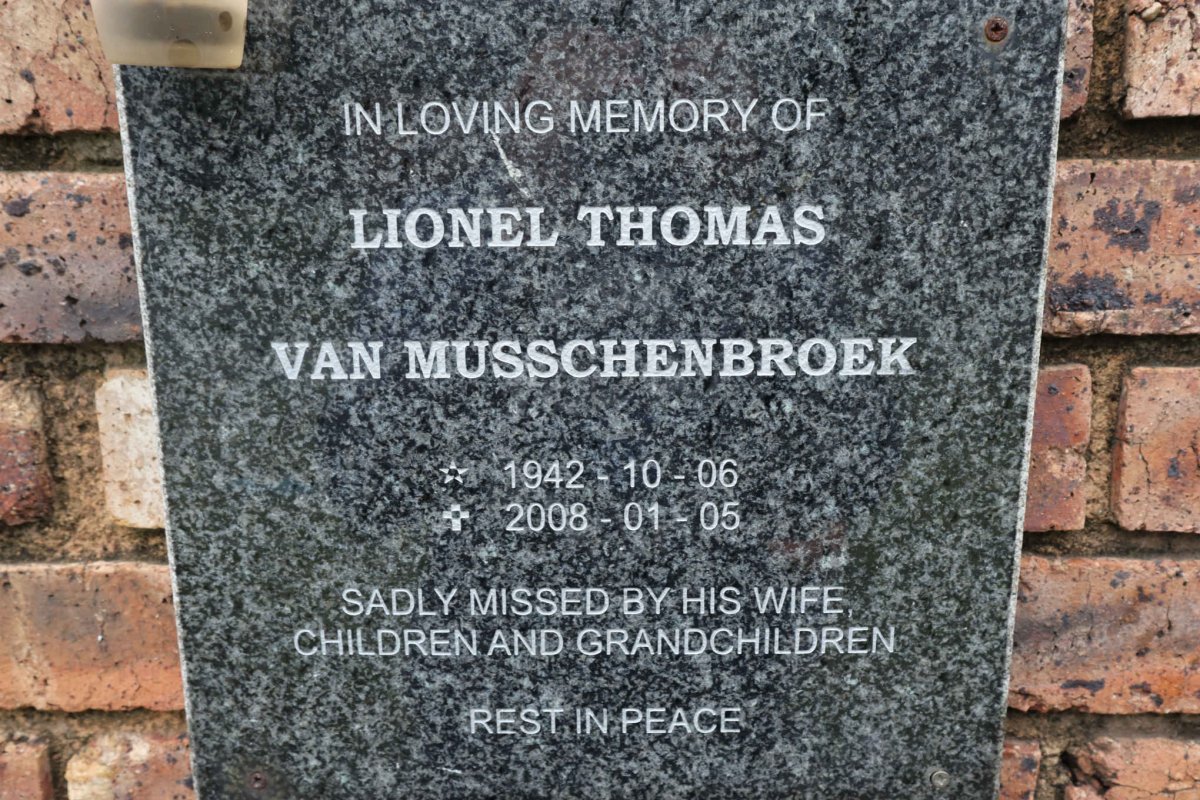 MUSSCHENBROEK Lionel Thomas, van 1942-2008